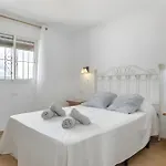 Con Piscina Compartida Cerca Del Centro アパート